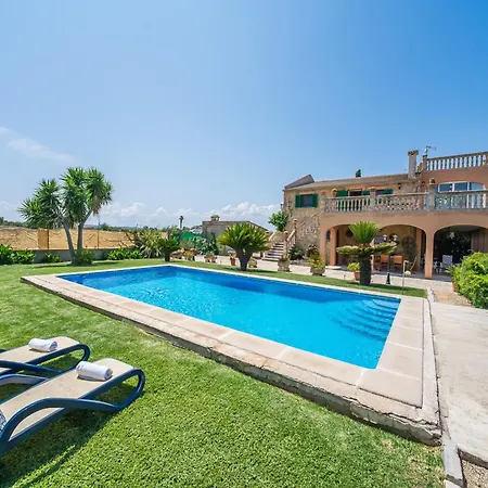 In With Pool Holiday home *